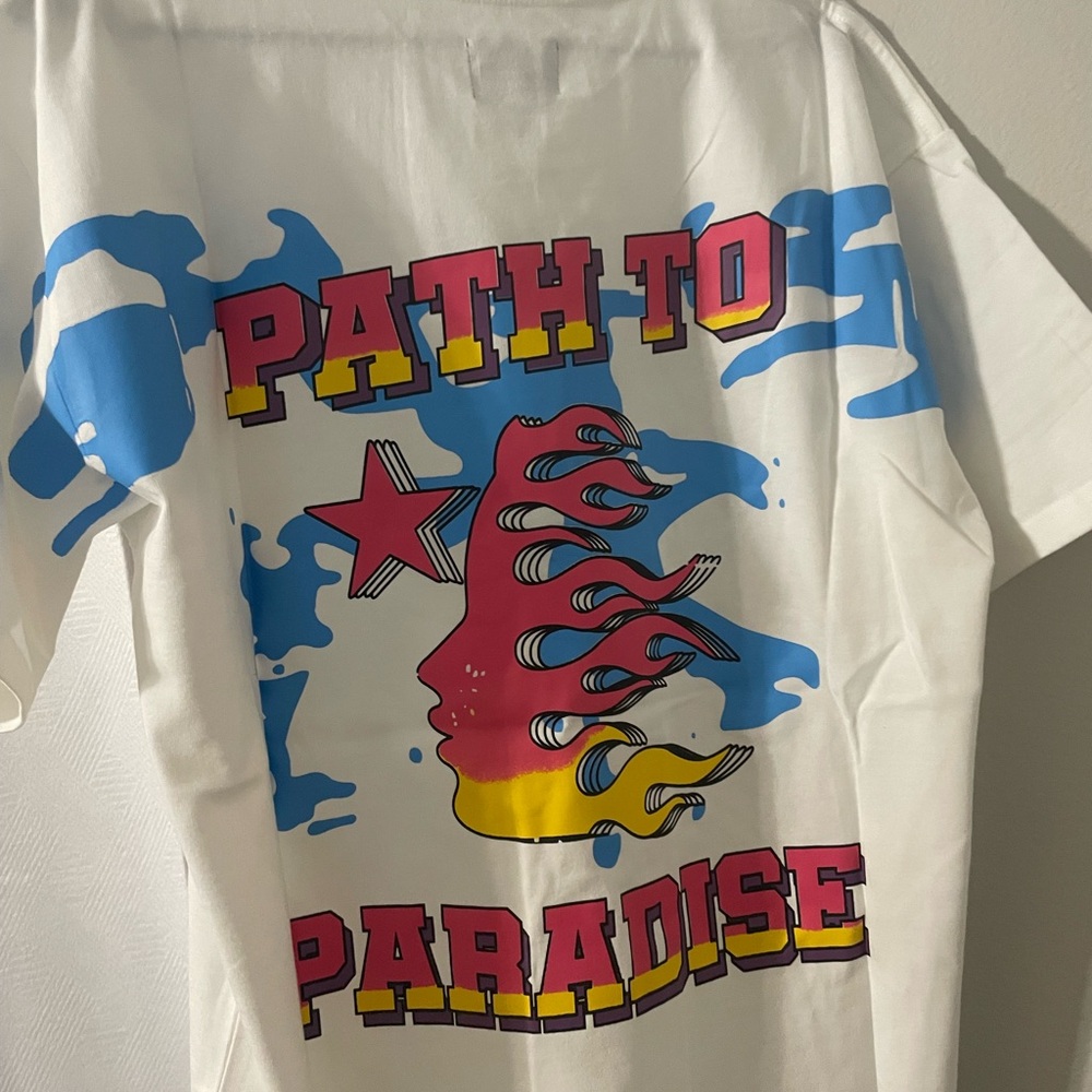 Graphic Tee - Path to Paradise
